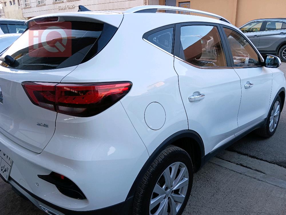 MG ZS